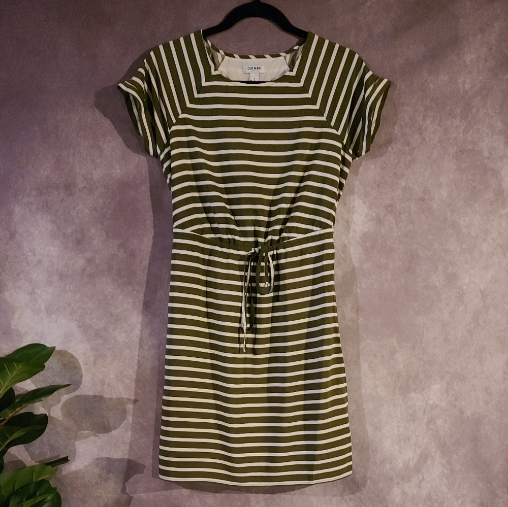 Old Navy dress